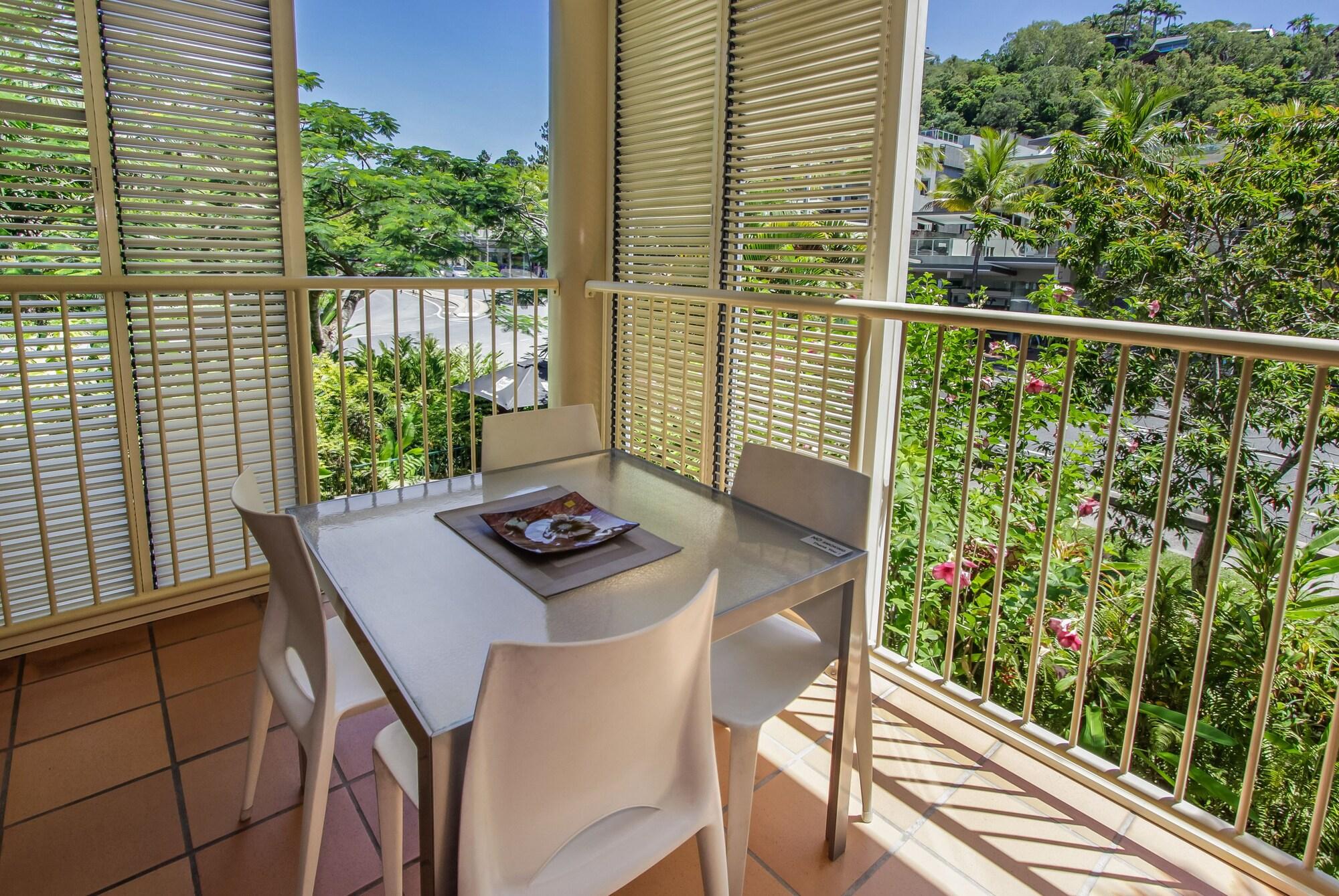 Port Douglas Apartments - Adults Only Oasis Extérieur photo