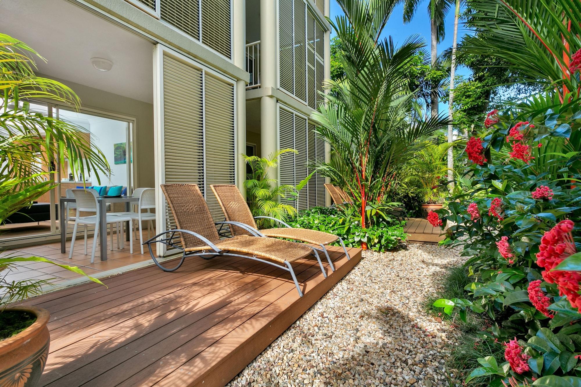 Port Douglas Apartments - Adults Only Oasis Extérieur photo