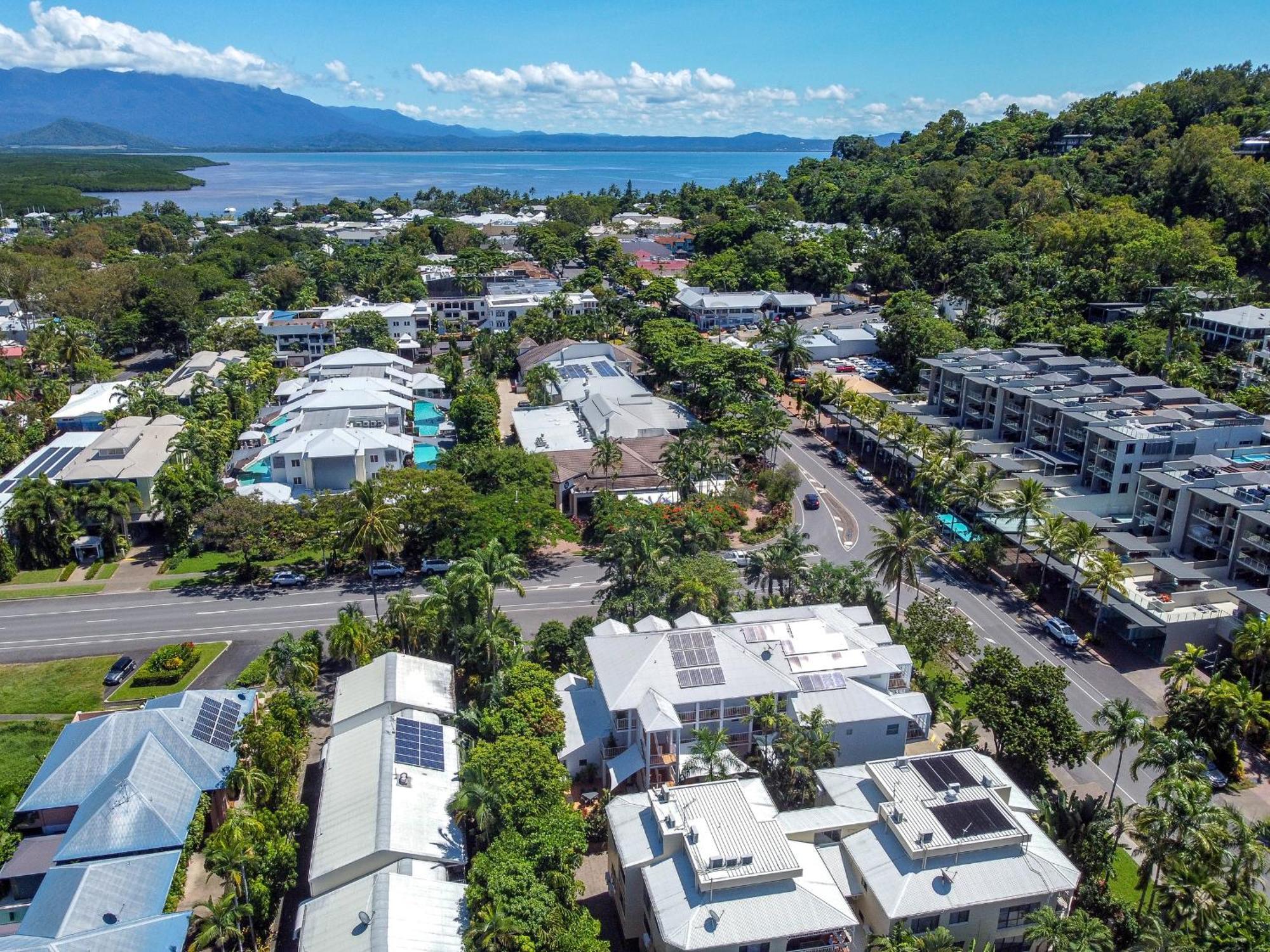 Port Douglas Apartments - Adults Only Oasis Extérieur photo