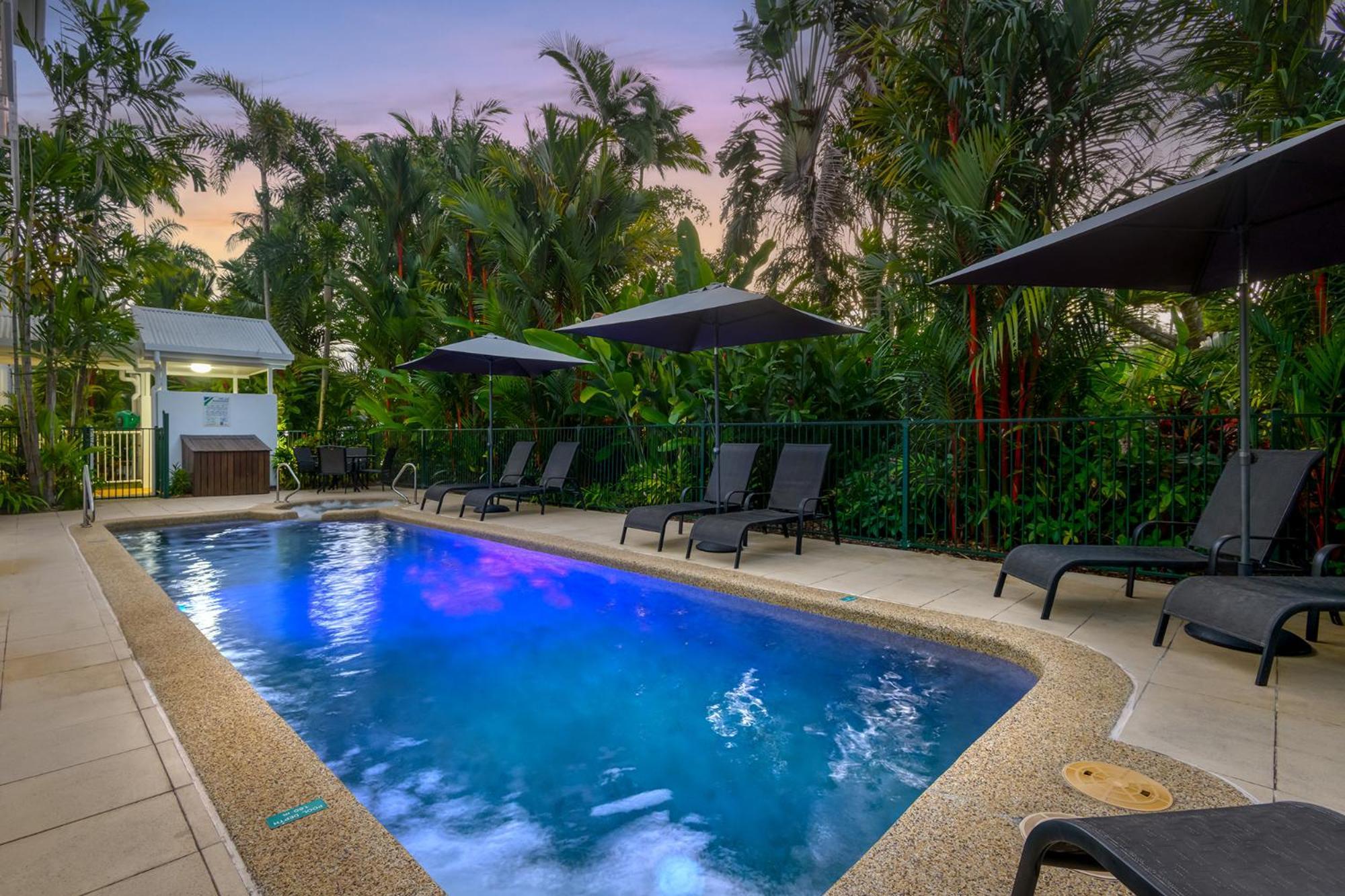 Port Douglas Apartments - Adults Only Oasis Extérieur photo
