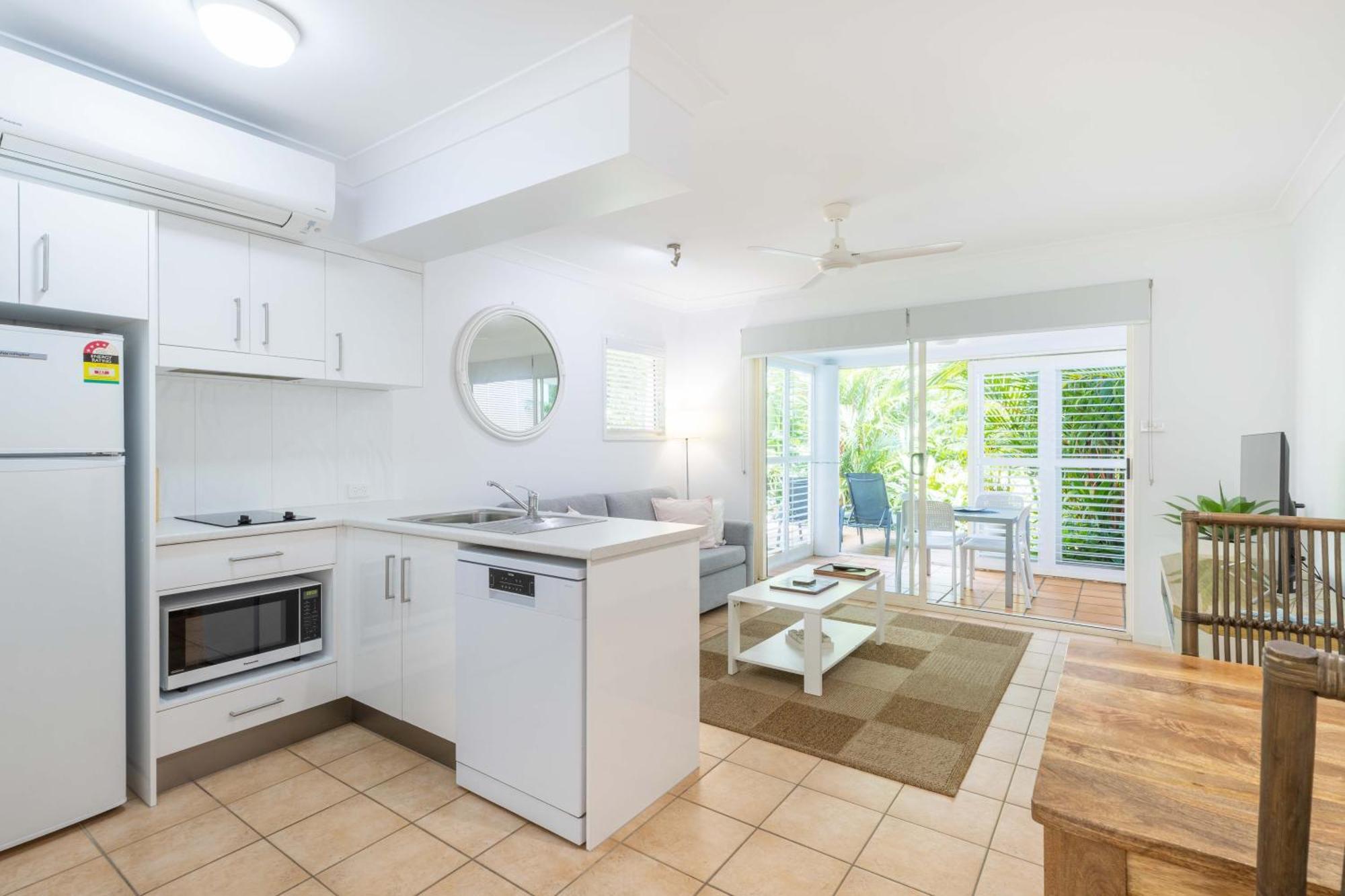 Port Douglas Apartments - Adults Only Oasis Extérieur photo